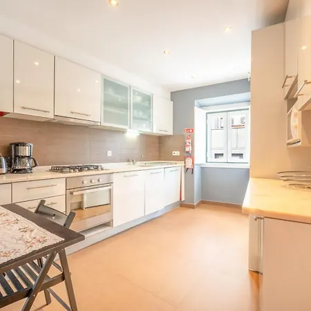 Guestready - Charming Retreat In Vibrant Appartement Lissabon